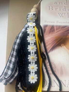 Black and Yellow Daisy Tassel for Bible or Book  0r decor.